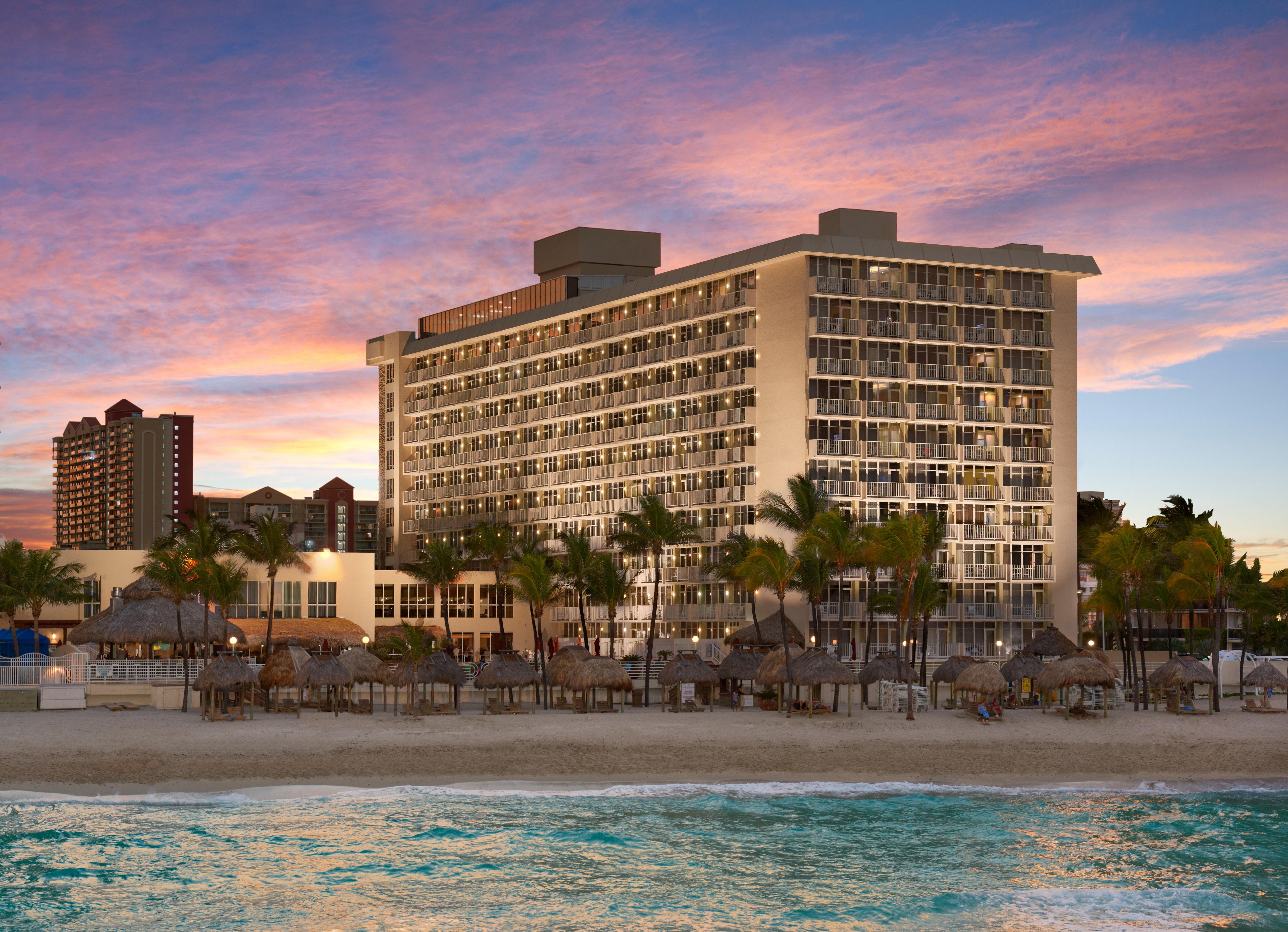 Newport Beachside Hotel & Resort Miami Beach Exterior photo